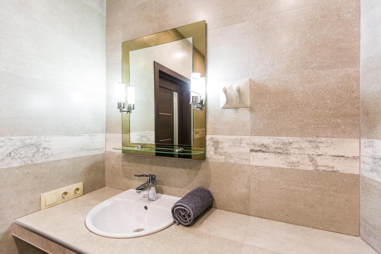 2 Kn. Romana Apartment Λβιβ Εξωτερικό φωτογραφία